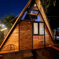 Área de alberca con toboganes en Balneario La Onda